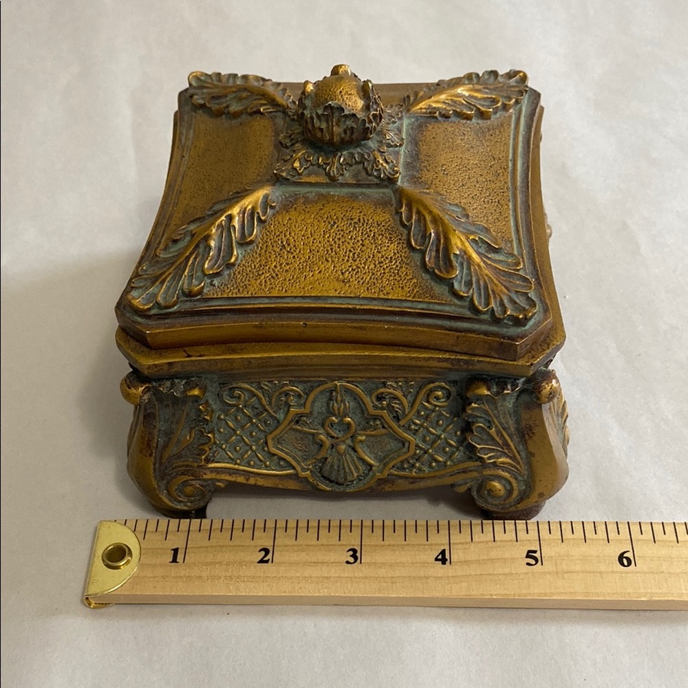 Jewelry box small possibly made out of resin and from China